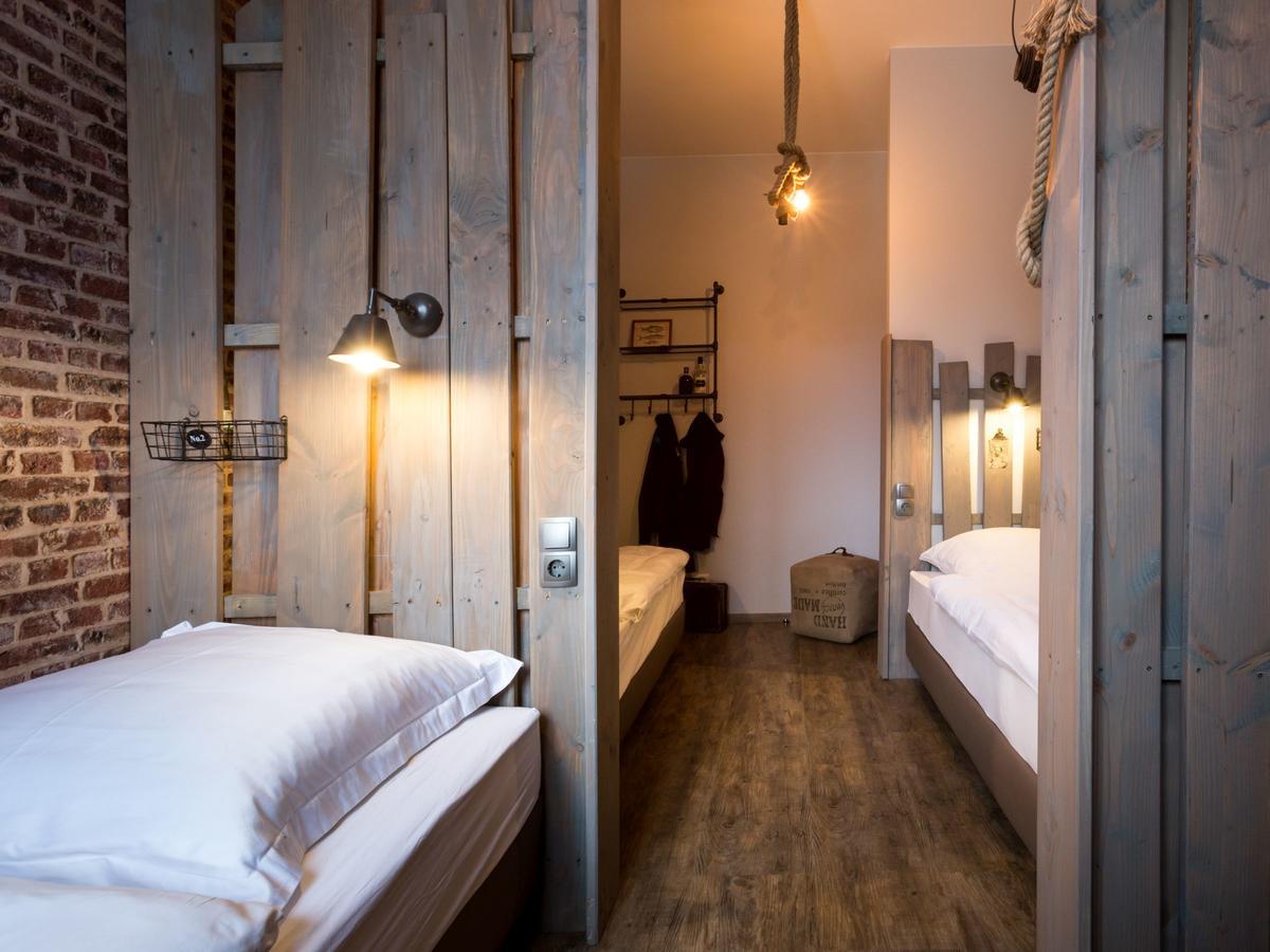 Heimathafen Hostel 로라흐 외부 사진